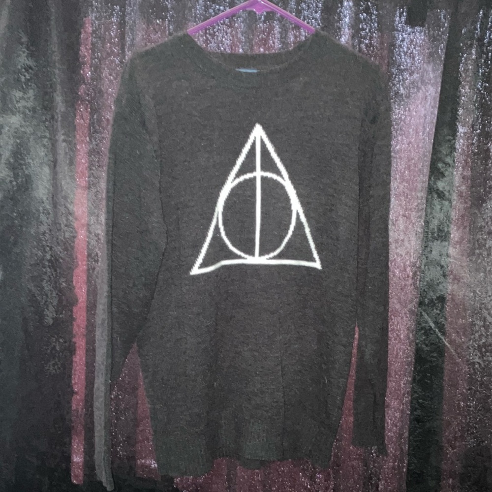 Warner Bros Black and White Crewneck Sweater with Iconic Design
